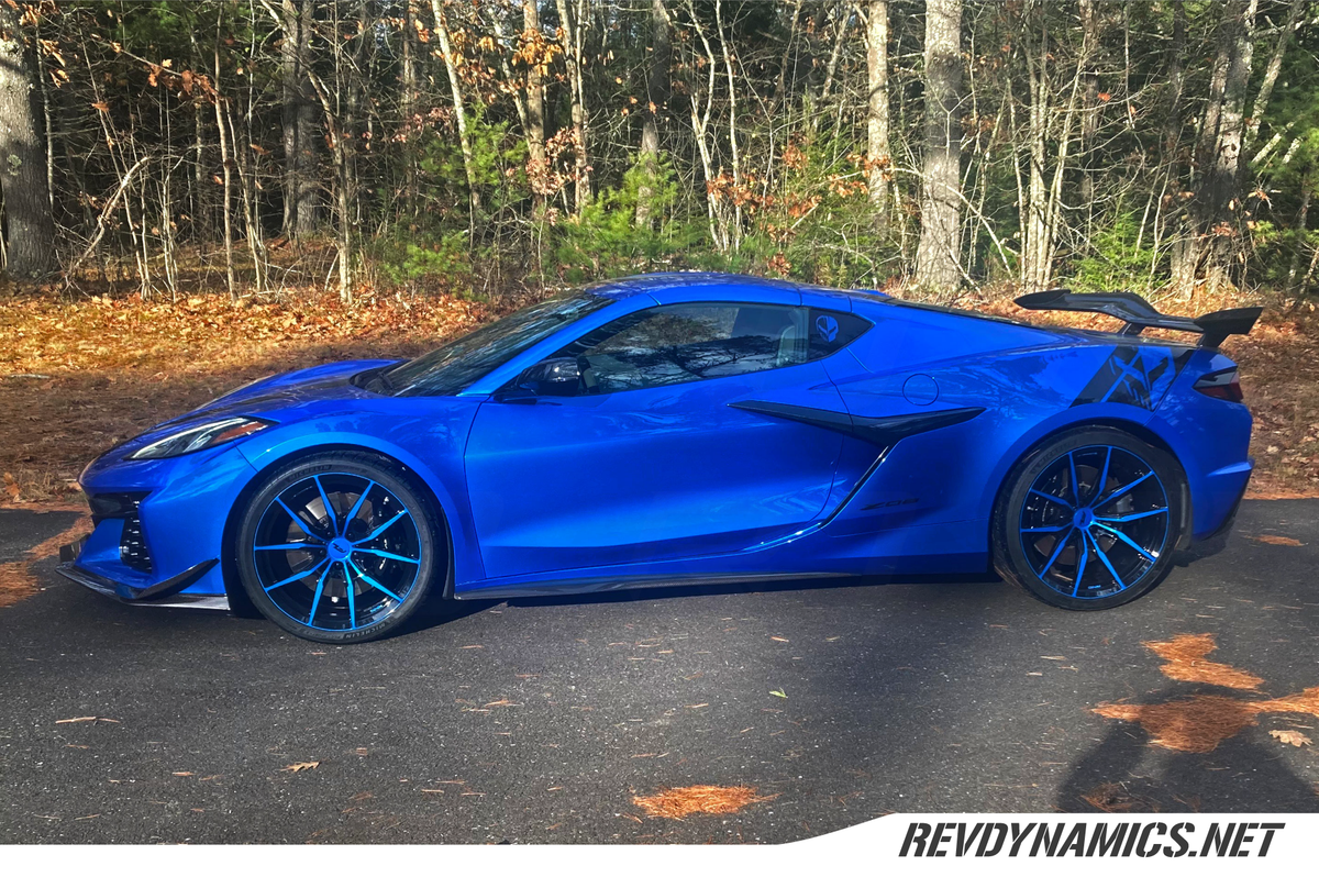 Corvette C8 Z06 Forgedlite LC6 Riptide Blue and Black
