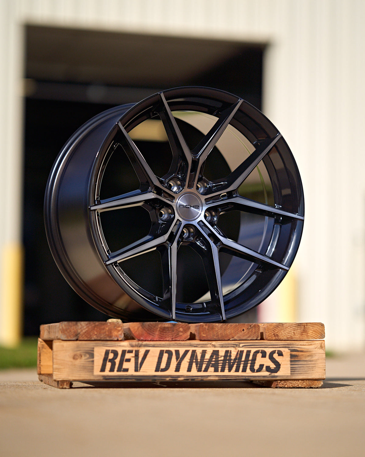 Corvette C8 20in Rim Black with machined face