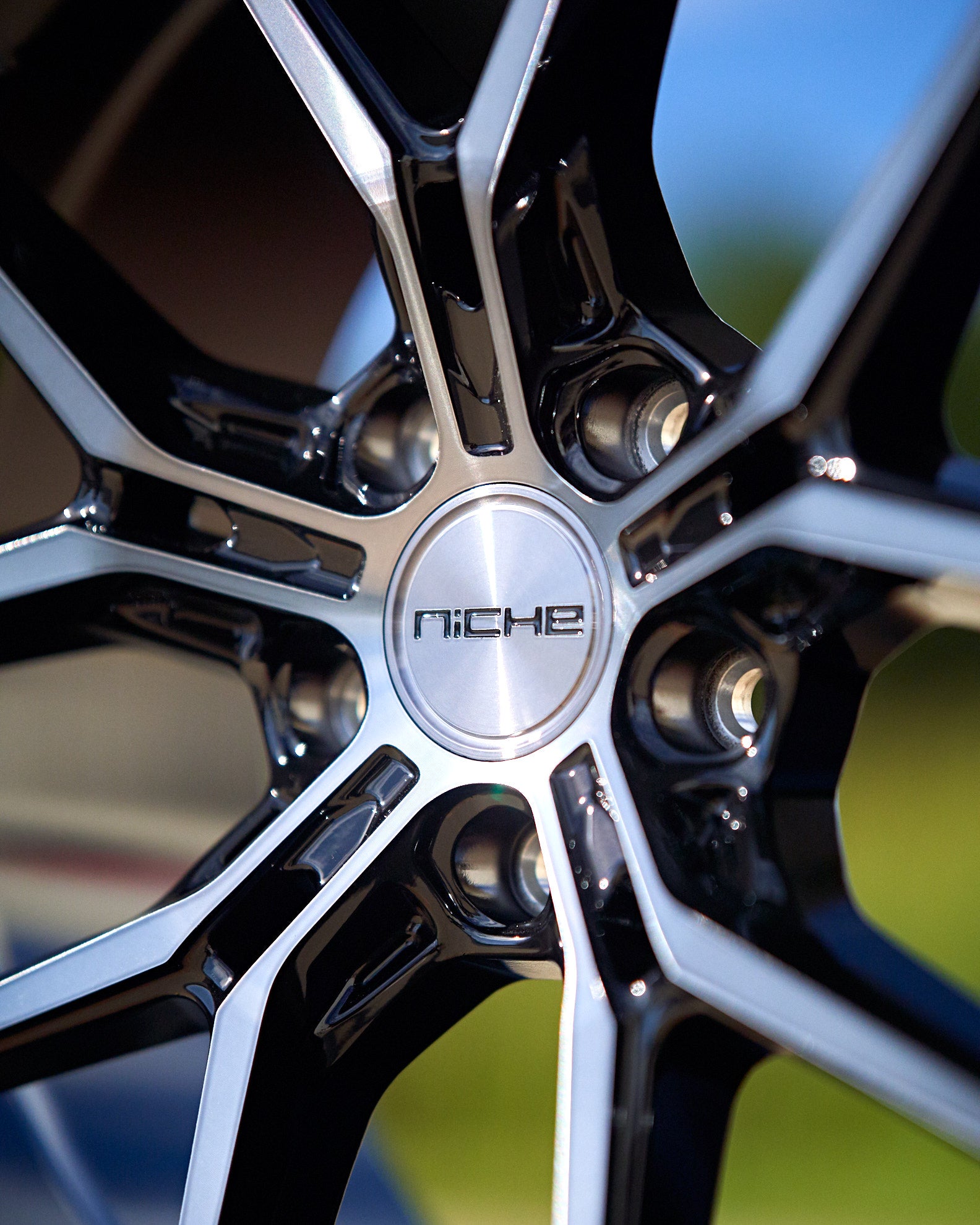 Corvette C8 20in wheel in Black with machined double dark tint face